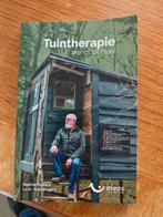 Tuintherapie brengt tot bloei - Nadine Folkers, Ophalen of Verzenden, Zo goed als nieuw, Nadine Folkers, Tuinieren en Tuinplanten