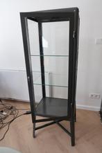 FABRIKÖR vitrinekast Ikea - donkergrijs 57x150 cm, Ophalen, 50 tot 100 cm, Zo goed als nieuw, 150 tot 200 cm