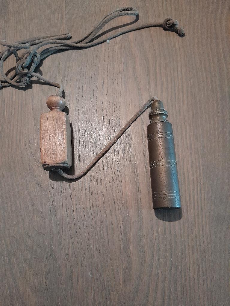 Oud schietlood of peillood met houten blok, Ophalen of Verzenden