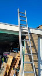 Uitschuifbare ladder - 15 treden, Doe-het-zelf en Verbouw, Ladders en Trappen, Ophalen of Verzenden, Zo goed als nieuw, Ladder