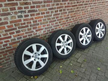 Vier wielen van een 215/55 r16 beschikbaar voor biedingen
