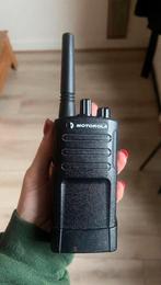 Motorola XT 420 walkie talkie, Telecommunicatie, Portofoons en Walkie-talkies, Zo goed als nieuw, Verzenden
