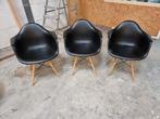 3 Zwarte Kuipstoelen met Armleuningen, Ophalen, Kunststof, Gebruikt, Drie