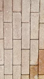 Gratis af te halen: Gele klinkers (nieuw) + opsluitbanden, Tuin en Terras, Tegels en Klinkers, Ophalen, Nieuw, Minder dan 5 m²