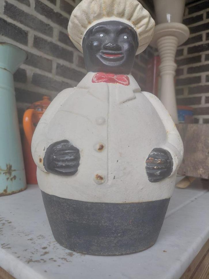 Antieke gietijzeren spaarpot zwarte chef kok/bakker 1920XXL, Verzamelen, Spaarpotten, Gebruikt, Overige thema's, Overige materialen