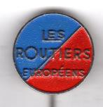Speldje LES ROUTIERS EUROPEENS TRANSPORT VRACHTAUTO (A8), Verzamelen, Speldjes, Pins en Buttons, Verzenden, Gebruikt, Overige onderwerpen