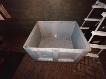 Te koop Palletbox grijs kunstof  beschikbaar voor biedingen