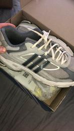 Adidas responce cl maatje 44 doe een mooi bod, Sport en Fitness, Loopsport en Atletiek, Adidas, Ophalen of Verzenden, Hardloopschoenen