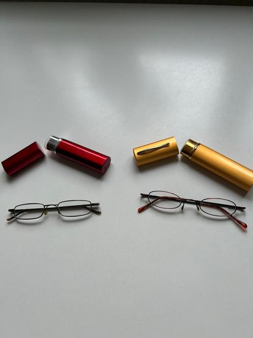 Twee leesbrillen in koker, Sieraden, Tassen en Uiterlijk, Manchetknopen, Gebruikt, Overige materialen, Ophalen