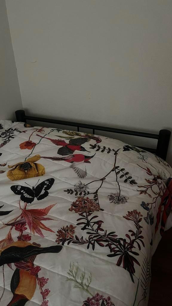 Eenpersoonsbed met dikke matras (25cm), Huis en Inrichting, Slaapkamer | Bedden, Zo goed als nieuw, Eenpersoons, 90 cm, 200 cm