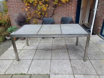 Gratis (!) tuintafel met stenen tafelblad en RVS onderstel beschikbaar voor biedingen