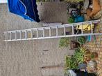 Uitschuifbare ladder totale lengte .7.40 meter, Doe-het-zelf en Verbouw, Ladders en Trappen, Ophalen of Verzenden, Gebruikt, 4 meter of meer
