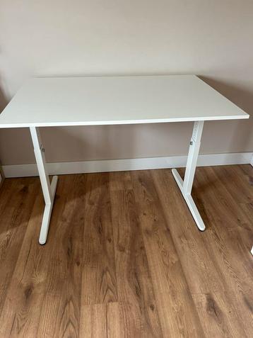 Bureau in hoogte verstelbaar