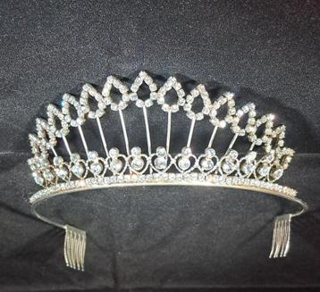 Fraaie Tiara beschikbaar voor biedingen