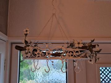 Decoratief Keukenrek met Haken en Bloemen beschikbaar voor biedingen