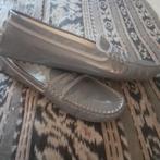 Tod's grijze lakleren mocassins mt 40, Ophalen of Verzenden, Zo goed als nieuw, Grijs, Sneakers of Gympen
