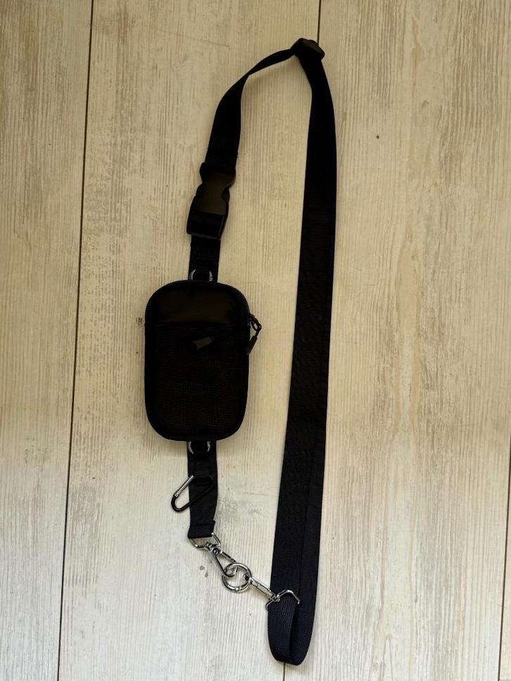 Zwart Telefoon Koord met Crossbody Tasje / Festival Tasje, Telecommunicatie, Mobiele telefoons | Hoesjes en Frontjes | Apple iPhone