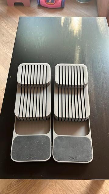 2x messen opberger joseph joseph beschikbaar voor biedingen