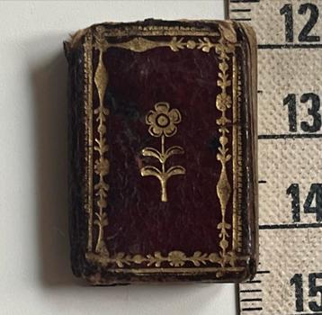 Antiek Almenak  Miniatuur Boekje beschikbaar voor biedingen