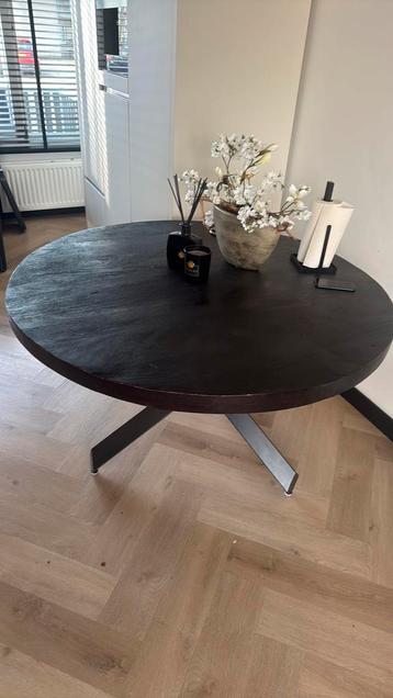 Tafel rond spinpoot hout zwart mango Mangohout 130X130X77 beschikbaar voor biedingen