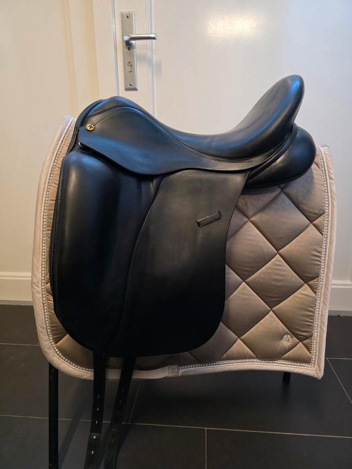 Anatomica Contant 17,5 inch, Dieren en Toebehoren, Paarden en Pony's | Zadels, Zo goed als nieuw, Dressuur, Ophalen of Verzenden