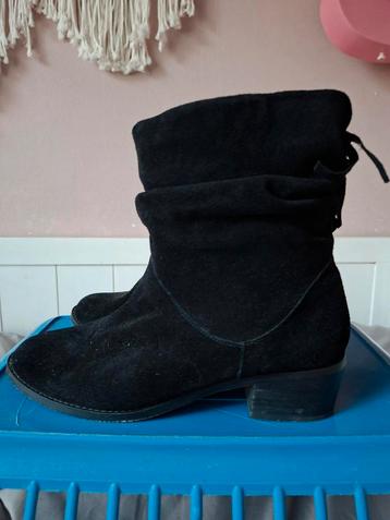 Zwarte Lage Laarzen mt 42 beschikbaar voor biedingen