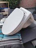 Wc - Villeroy&Boch met inbouwreservoir, Ophalen, Zo goed als nieuw, Rvs, Toilet