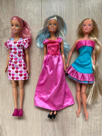 BARBIE Diverse barbiepoppen accessoires en kleding beschikbaar voor biedingen