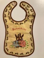 slabbetje met konijntjes Bunnykins - Royal Doulton, Kinderen en Baby's, Babyvoeding en Toebehoren, Ophalen of Verzenden, Gebruikt