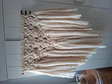 Prachtig wandkleed van knotting on the wall beschikbaar voor biedingen