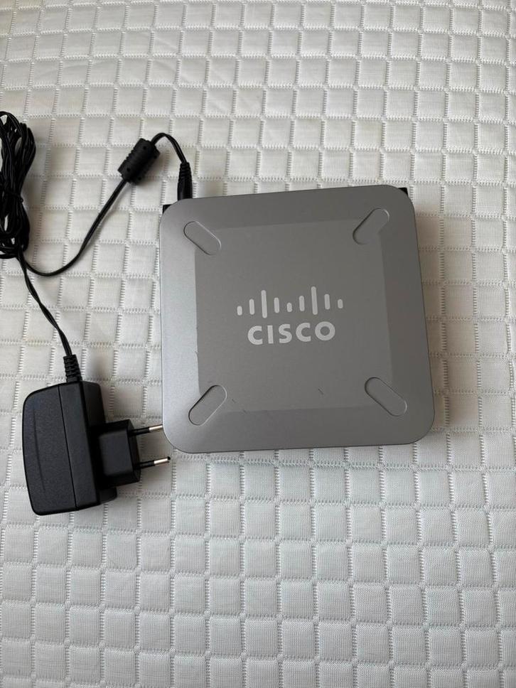Cisco SG 100D-08 8-Poorts Gigabit Switch, Computers en Software, Netwerk switches, Gebruikt, Ophalen of Verzenden