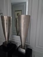 2 Colmore grote massief metaal vazen vaas bloemenpotten, Huis en Inrichting, Woonaccessoires | Vazen, Overige materialen, Overige kleuren