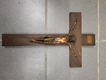 Antiek Houten Kruisbeeld met Bronzen Christus beschikbaar voor biedingen