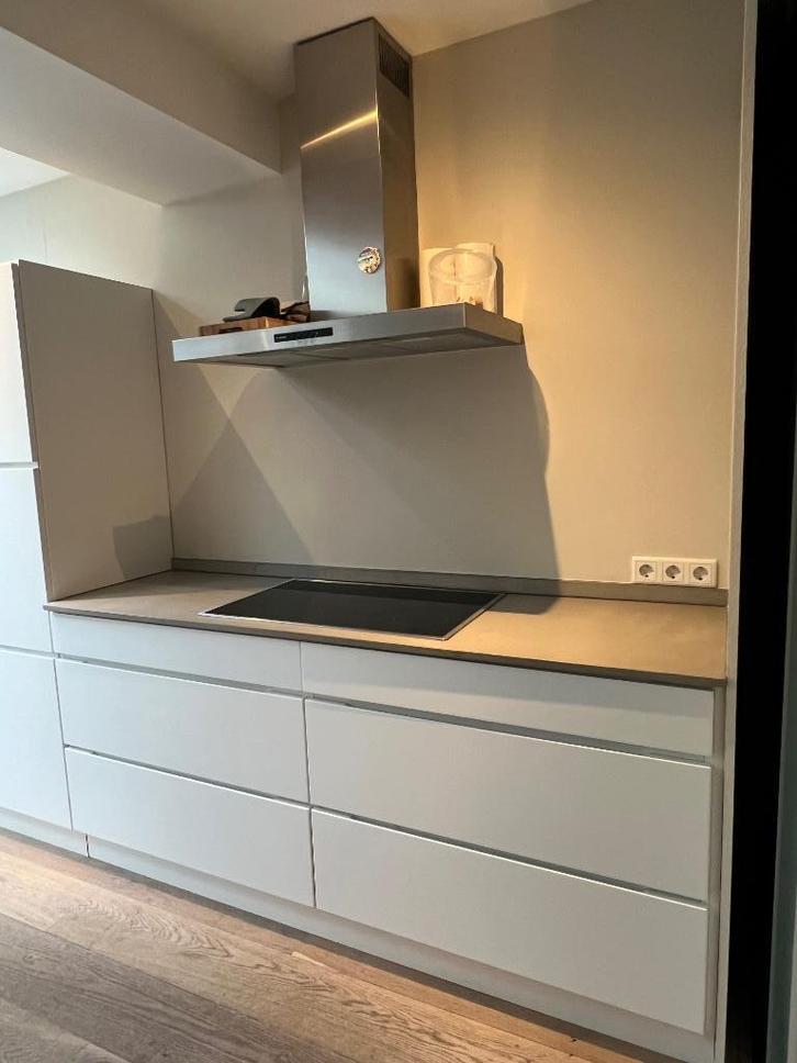 KEUKEN TE KOOP - KVIK, Huis en Inrichting, Keuken | Complete keukens, Gebruikt, Overige typen, Wit, Composiet, Met kookeiland