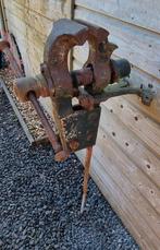 Oude bankschroef voor restauratie of decoratie, Antiek en Kunst, Antiek | Gereedschap en Instrumenten, Ophalen