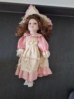 pop met stenen hoofdje, Verzamelen, Poppen, Ophalen of Verzenden, Gebruikt, Pop