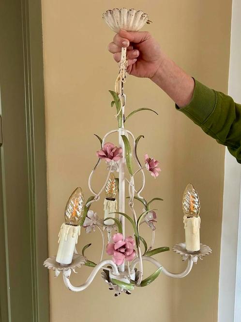 Brocante hanglamp/kroonluchter met bloemen, Huis en Inrichting, Lampen | Kroonluchters, Gebruikt, Kunststof, Ophalen
