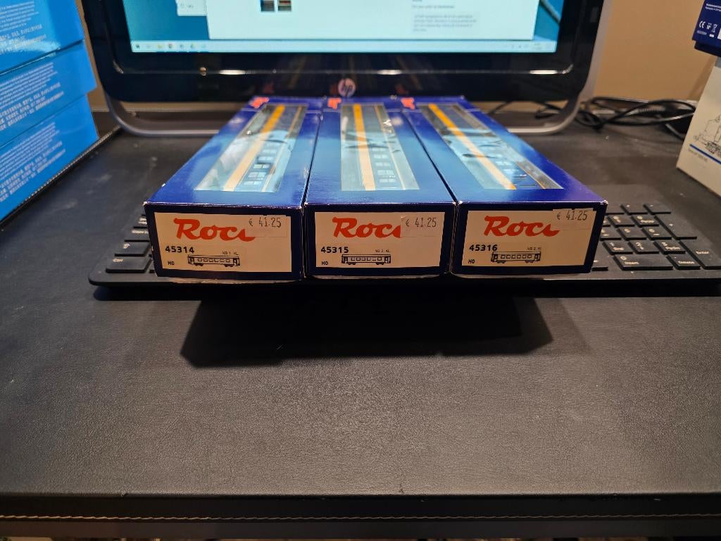 Roco 45316 Rijtuig NS ICK, geel/blauw, 2e klas, Gelijkstroom, Wagon, Ophalen of Verzenden, Roco