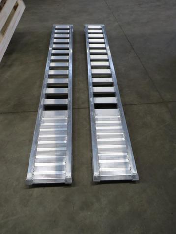 aluminium oprijplaten set lengte 250cm nieuw  beschikbaar voor biedingen