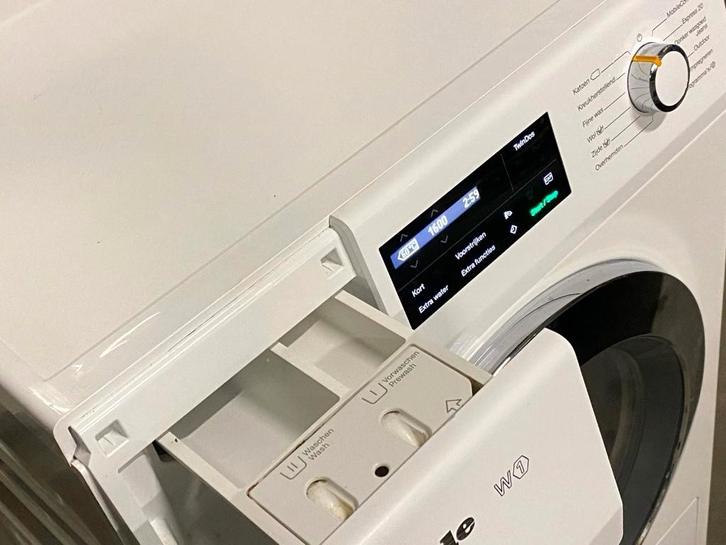 Miele WCI670 wasmachine 9KG,  A+++, TwinDos, Wifi en 1600tr, Witgoed en Apparatuur, Wasmachines, Zo goed als nieuw, Voorlader
