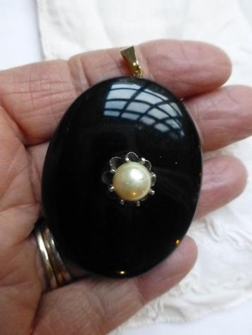 Antiek Victoriaans Onyx Rouw- Medaillon echte Parel 5 x 4 cm beschikbaar voor biedingen