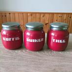 EMAILLE RODE BOLLEN BUSSENSET MET WITTE BLOKLETTERS., Antiek en Kunst, Antiek | Emaille, Ophalen of Verzenden