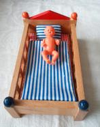 Poppenledikantje met dekentje en kussentje. Poppenhuis, Verzamelen, Poppenhuizen en Toebehoren, Ophalen of Verzenden, Zo goed als nieuw