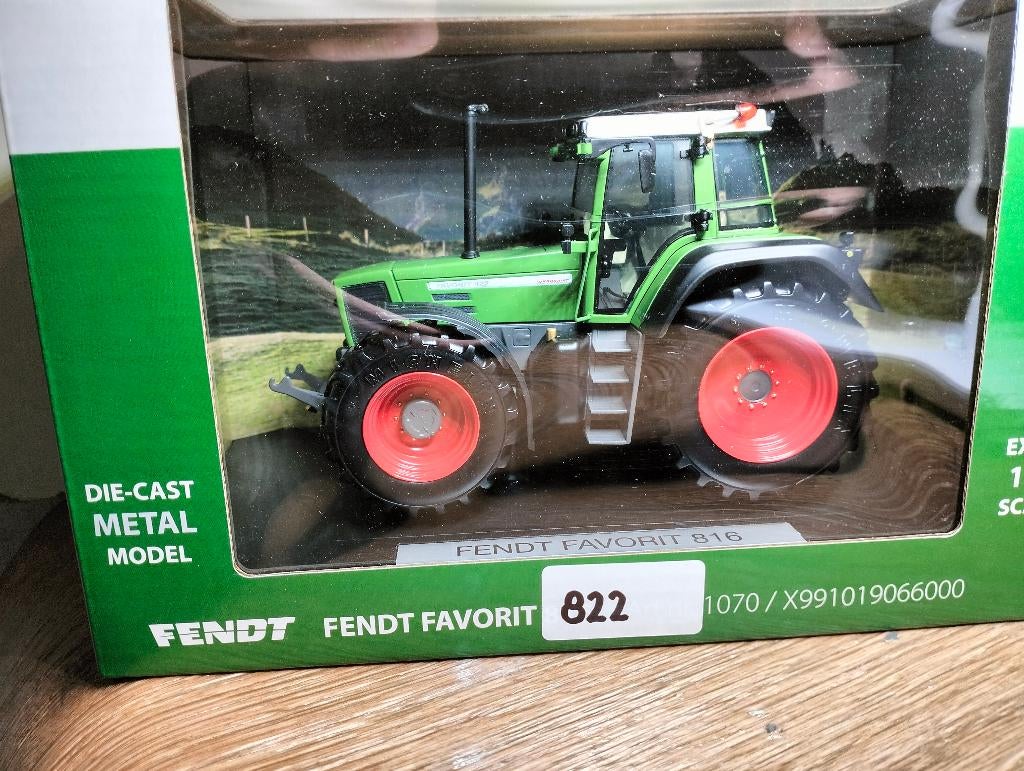Te koop Weise-Toys Fendt Favorit 822 Turboshift ., Hobby en Vrije tijd, Modelauto's | 1:32, Nieuw, Tractor of Landbouw, Overige merken