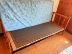 vintage retro , bed met matras , in goede staat 203x35x83 cm, Ophalen, Gebruikt, Eenpersoons, 140 cm