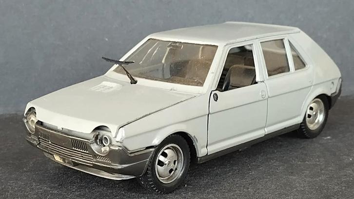 Fiat Ritmo 60 CL 1:24 Polistil Italy Pol, Hobby en Vrije tijd, Modelauto's | 1:24, Gebruikt, Auto, Overige merken, Ophalen of Verzenden