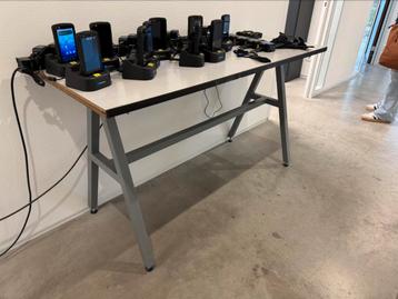 Werkbank / Werktafel 154x59 en 86cm hoog. Blad 3cm beschikbaar voor biedingen