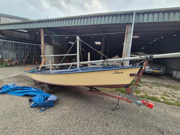 Flying Arrow schakel zeilklaar + trailer. moet snel weg, Watersport en Boten, Zeilen en Zeiltoebehoren, Gebruikt, Grootzeil, Minder dan 15 m²