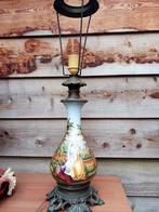 Antieke Porseleinen Lamp met Tafereel, Antiek en Kunst, Antiek | Lampen, Ophalen of Verzenden