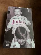 Boek Astrid Holleeder Judas, Ophalen of Verzenden, Zo goed als nieuw